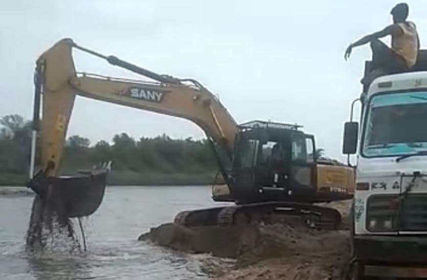 chhindwara Illegal mining: कार्रवाई के मामले में अपना जिला अव्वल
