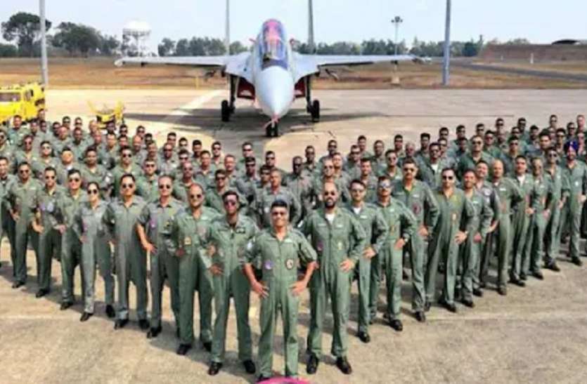 AFCAT 2 2021 Recruitment AFCAT-2 2021: कमीशन अधिकारी पद की 334 रिक्तियों के लिए जारी हुआ नोटिफिकेशन, जल्द करें आवेदन
