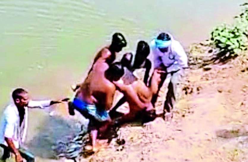 दर्दनाक : दुल्हन की हाथ की मेहंदी भी नहीं छूटी, 28 दिन में ही उजड़ गया सुहाग दर्दनाक : दुल्हन की हाथ की मेहंदी भी नहीं छूटी, 28 दिन में ही उजड़ गया सुहाग