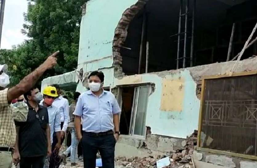 Chandni station building did not fall due to train movement, engineer suspended ट्रेन के मूवमेंट से नहीं गिरा था चांदनी स्टेशन का भवन, इंजीनियर निलंबित