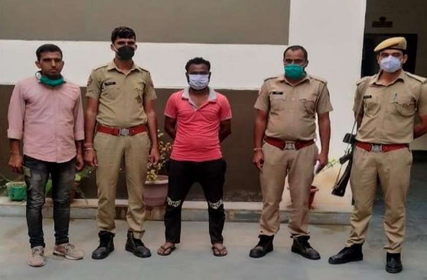 हत्या के मामले में सात साल से फरार चल रहा ईनामी बदमाश गिरफ्तार हत्या के मामले में सात साल से फरार चल रहा ईनामी बदमाश गिरफ्तार
