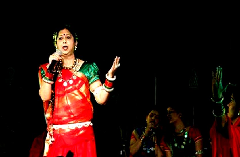 Sunday Special Story: Story of Padmashri Mamta Chandrakar | बेटियों का मंच  में गाना अच्छा नहीं मानते थे लोग, उस दौर से निकलकर छत्तीसगढ़ की सुर कोकिला  बनीं पद्मश्री ...