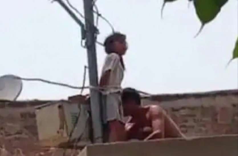 पिता ने क्रूरता की सारी हदें की पार, अपनी मासूम बेटी को दी बेरहम सजा, जानकर कांप उठेंगे आप पिता ने क्रूरता की सारी हदें की पार, अपनी मासूम बेटी को दी बेरहम सजा, जानकर कांप उठेंगे आप