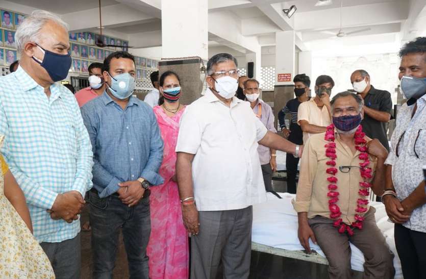 भाजयुमा का रक्तदान रक्त की कमी को दूर करने आगे आए और किया रक्तदान