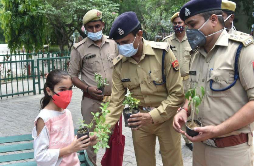 पर्यावरण सुरक्षित तो सभ्यता, संस्कृति और मानवता सुरक्षित पर्यावरण सुरक्षित तो सभ्यता, संस्कृति और मानवता सुरक्षित