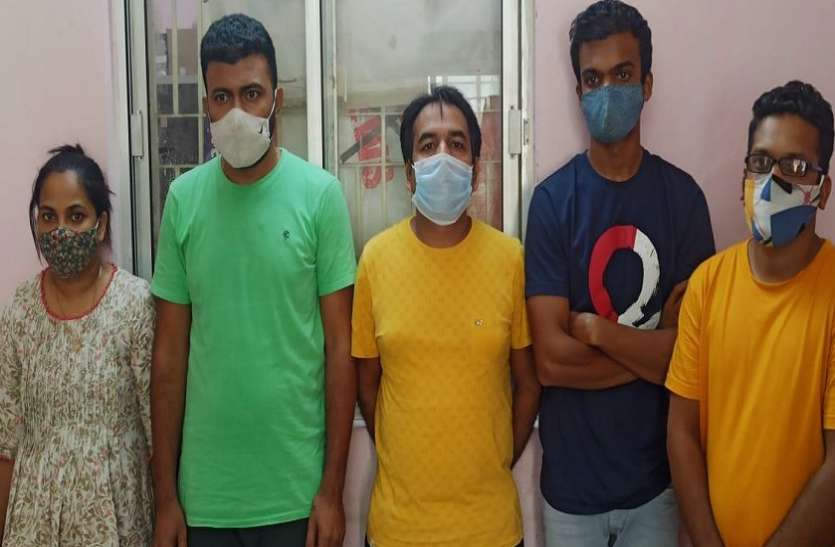 सरकारी नौकरी दिलाने के नाम पर ठगने वाले गिरोह का पर्दाफाश सरकारी नौकरी दिलाने के नाम पर ठगने वाले गिरोह का पर्दाफाश