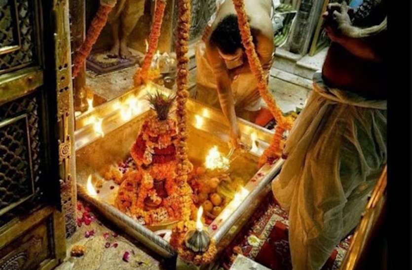 Kashi Vishwanath Mandir खत्म हुआ इंतजार, बाबा विश्वनाथ के दर्शन के लिए खुले द्वार, वृदांवन में भी मंदिरों में दर्शन शुरू
