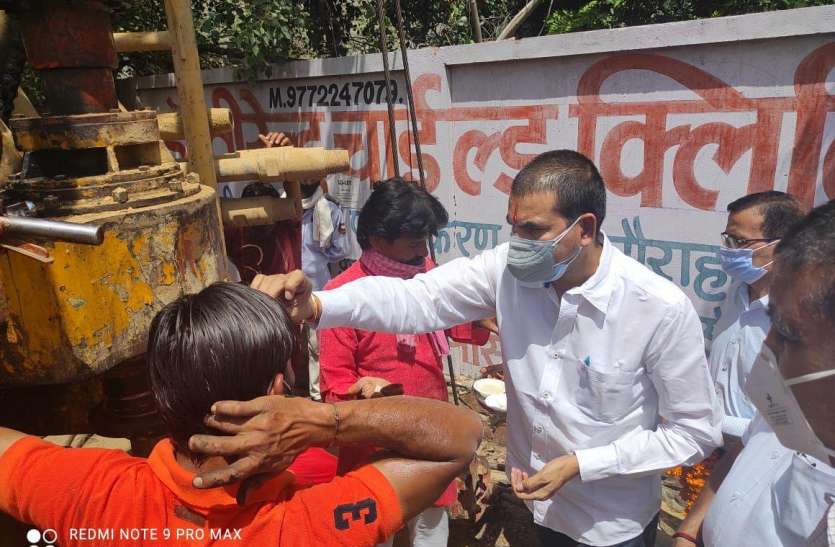 सांगानेर में दूर होगी पेयजल किल्लत, विभिन्न कॉलोनियों में बोरिंगो की खुदाई शुरू