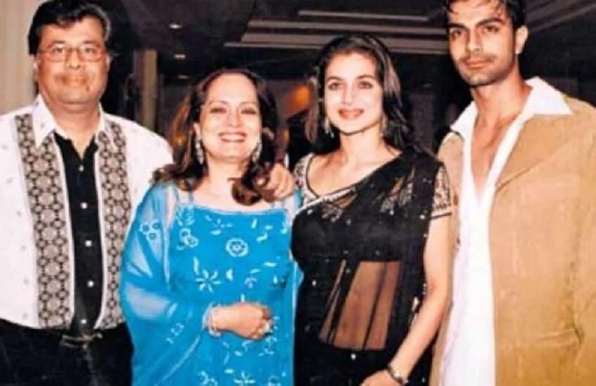 ameesha_patel2.jpg