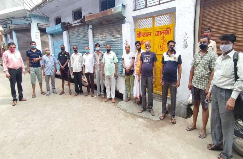 कोविड से मारे गए लोगों को दी गई श्रद्धांजलि, फ्रंटलाइन वर्कर्स और कोरोना योद्धाओं के जज्बे को किया सलाम कोविड से मारे गए लोगों को दी गई श्रद्धांजलि, फ्रंटलाइन वर्कर्स और कोरोना योद्धाओं के जज्बे को किया सलाम