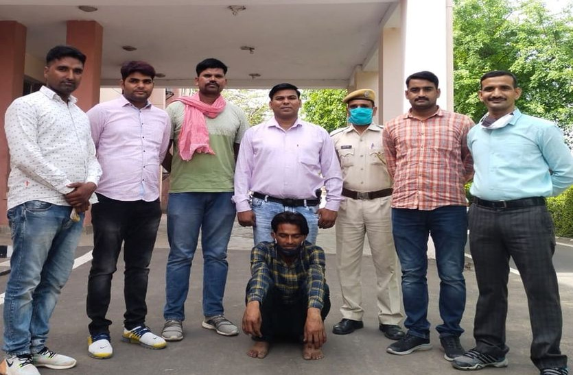 सामूहिक दुष्कर्म करके कुएं में डालने का मामला- पुलिस ने दोनों मुख्य आरोपी किए गिरफ्तार सामूहिक दुष्कर्म करके कुएं में डालने का मामला- पुलिस ने दोनों मुख्य आरोपी किए गिरफ्तार