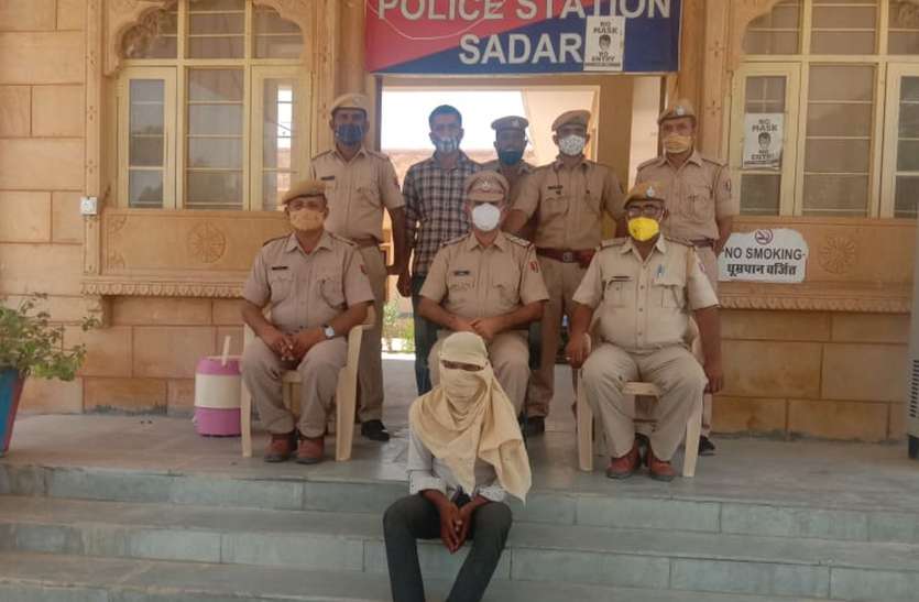 ठगी करवाने वाले गिरोह का मुख्य आरोपी चढ़ा पुलिस के हत्थे ठगी करवाने वाले गिरोह का मुख्य आरोपी चढ़ा पुलिस के हत्थे