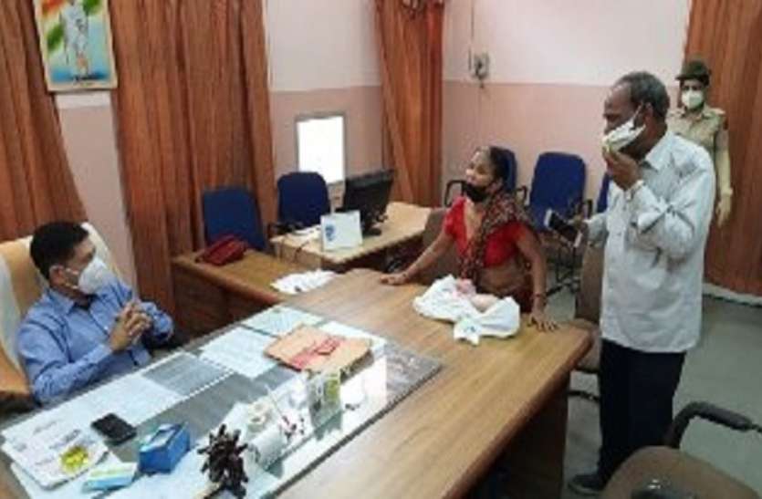 jk.jpg जेकेलोन अस्पताल में नवजात की मौत के बाद हंगामा