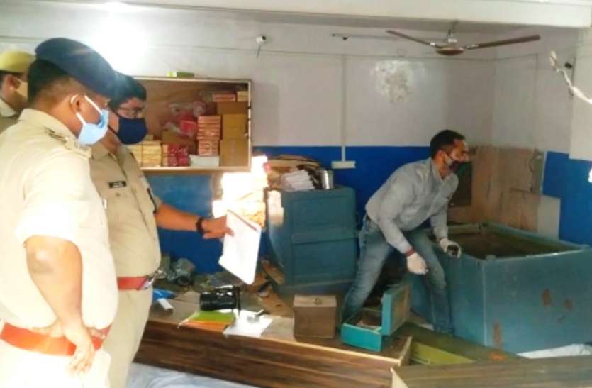 Murder Loot फिरोजाबाद में पुलिस थाने के समीप सुनार की दुकान में लूट, चौकीदार की हत्या