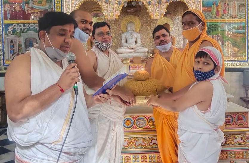 त्रय कल्याणक महोत्सव: भगवान शांतिनाथ के चढ़ाया निर्वाण लड्डू त्रय कल्याणक महोत्सव: भगवान शांतिनाथ के चढ़ाया निर्वाण लड्डू
