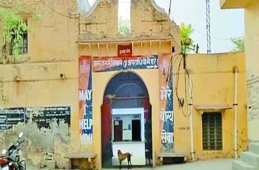 राजाखेड़ा में बार बार डोलती साहब की कुर्सी राजाखेड़ा में बार बार डोलती साहब की कुर्सी