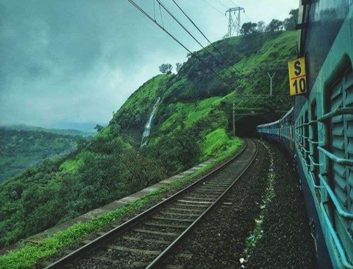 train.jpg
