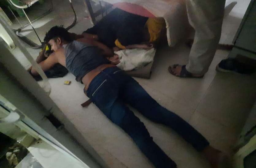 डीपी फुंकी, रातभर अंधेरे में रहे आधा सैकड़ा परिवार डीपी फुंकी, रातभर अंधेरे में रहे आधा सैकड़ा परिवार
