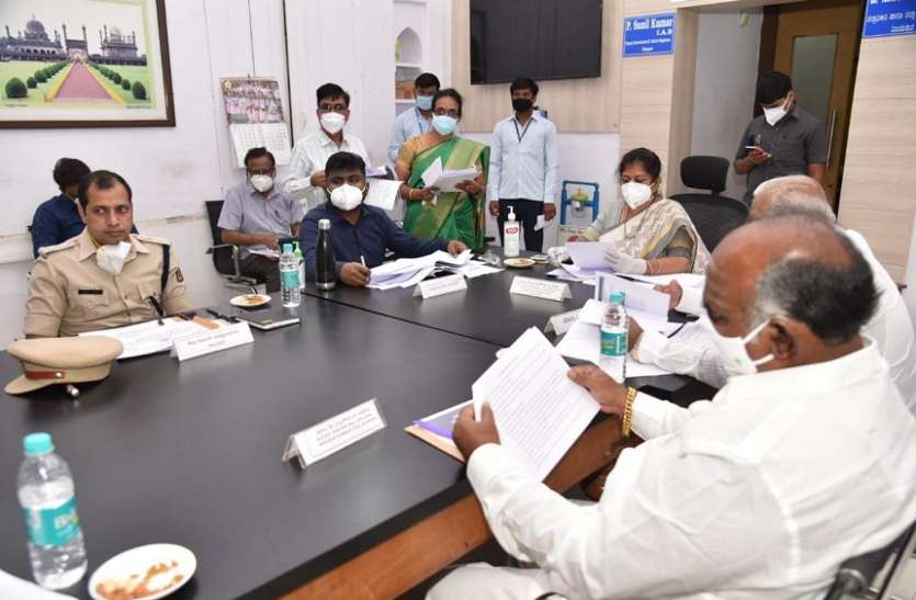 कोरोना की तीसरी लहर से बचने के लिए अभी से शुरू करें तैयारी कोरोना की तीसरी लहर से बचने के लिए अभी से शुरू करें तैयारी