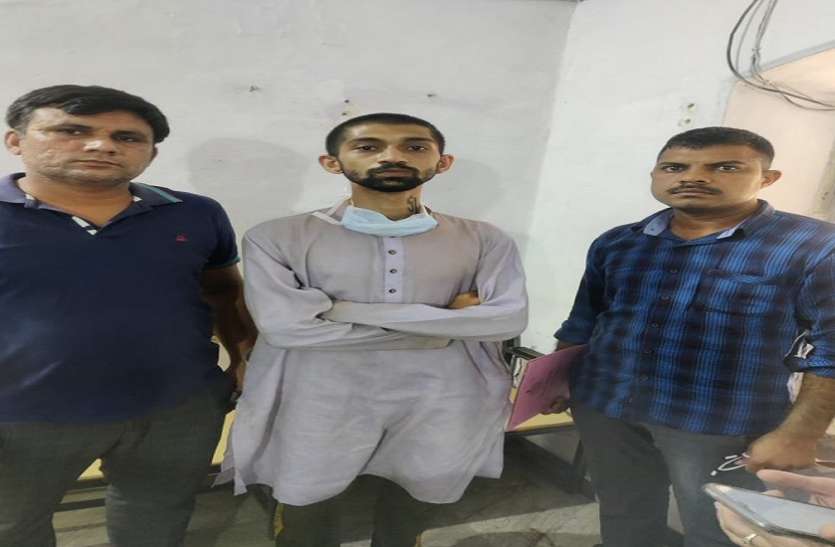 आदित्य तिवारी लापता Controversial rap singer MC KODE 'आदित्य' मिले MP के इस जिले में