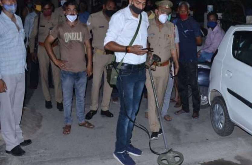 bomb.jpg बीएसएफ इंस्पेक्टर के बेटे ने फैलाई थी पुलिसकर्मी के घर बम की अफवाह