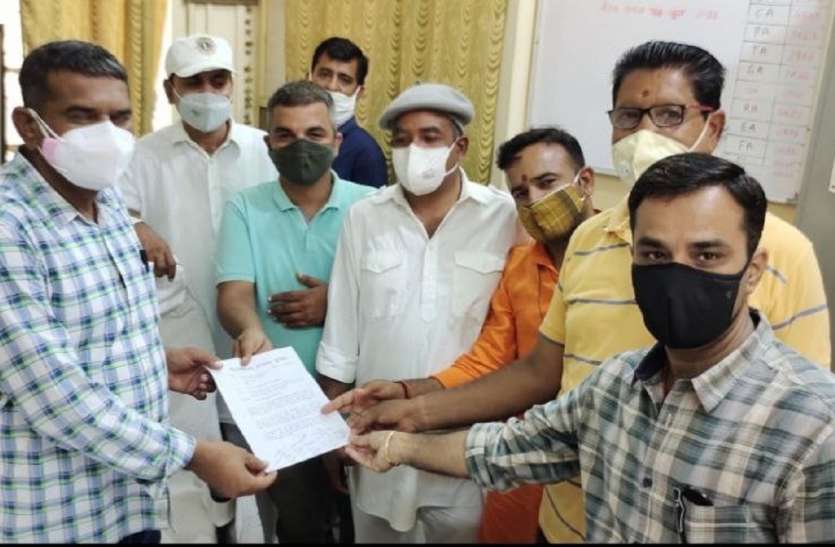 नहीं हुआ निजी बसों का संचालन, हड़ताल पर रहे बस ऑपरेटर नहीं हुआ निजी बसों का संचालन, हड़ताल पर रहे बस ऑपरेटर