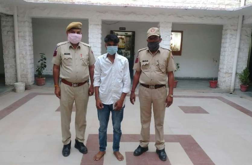 तीन युवक गिरफ्तार, पांच बाइक चोरी कबूली तीन युवक गिरफ्तार, पांच बाइक चोरी कबूली