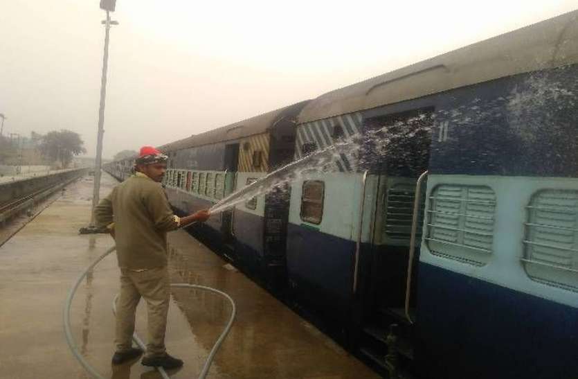 बाड़मेर में नयी वाशिंग लाइन स्वीकृत करने की रेल मंत्री से मांग बाड़मेर में नयी वाशिंग लाइन स्वीकृत करने की रेल मंत्री से मांग