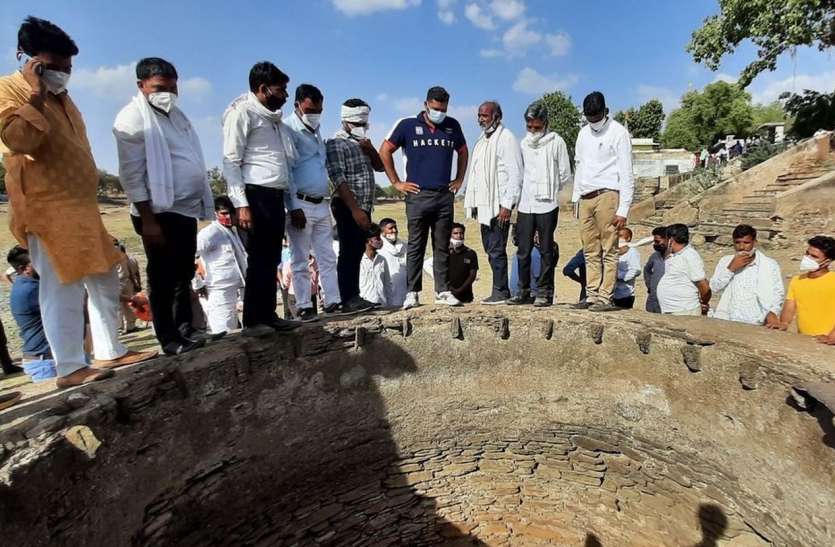 राज्यमंत्री के जाने तालाबों के हाल, फीडर का किया अवलोकन राज्यमंत्री ने जाने तालाबों के हाल, फीडर का किया अवलोकन