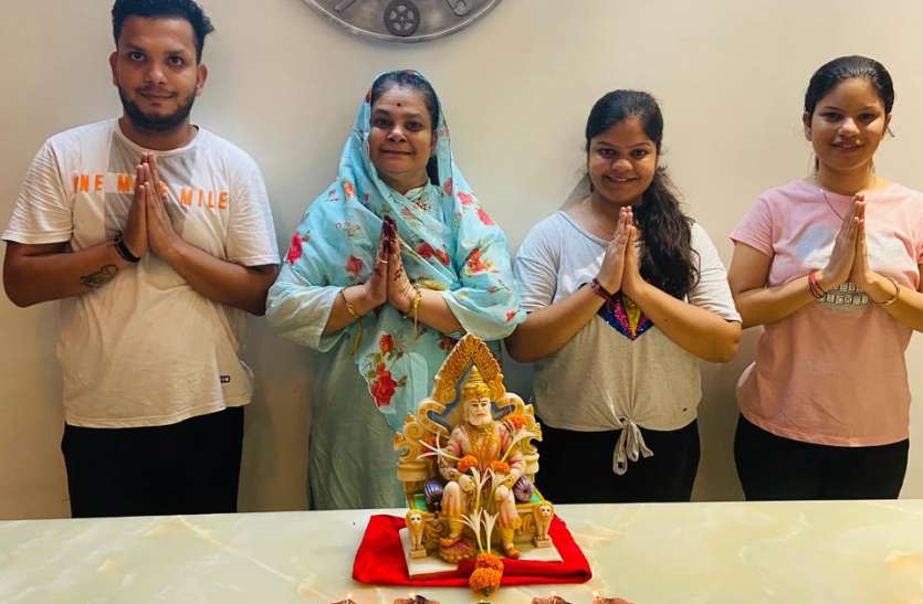 SURAT NEWS DAYRI: घर-घर जलाए दीप और की महाआरती SURAT NEWS DAYRI: घर-घर जलाए दीप और की महाआरती