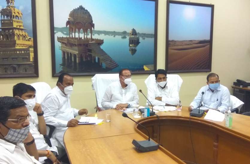 डिमांड नोट जमा करने के 3 माह की अवधि में कृषि विद्युत कनेक्शन जारी कराएं: ऊर्जा मंत्री डिमांड नोट जमा करने के 3 माह की अवधि में कृषि विद्युत कनेक्शन जारी कराएं: ऊर्जा मंत्री
