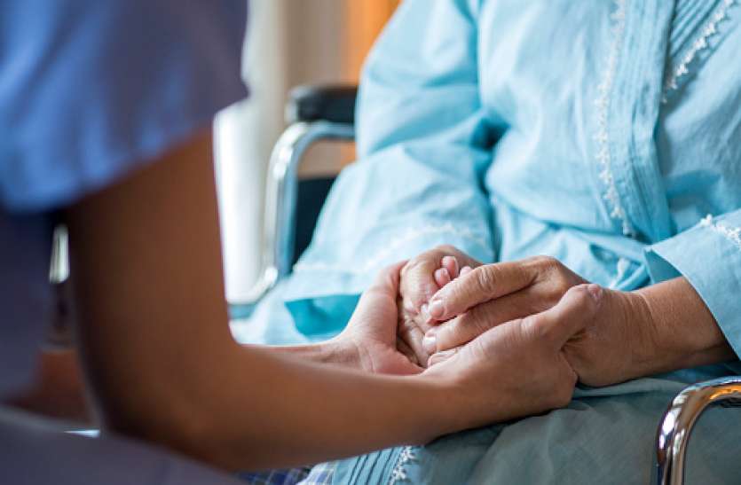 gettyimages-554374219-170667a.jpg कोरोना संक्रमण ने छीन लिए माता-पिता, बेटे हुए अनाथ
