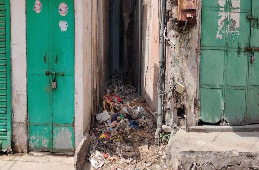 गंदी गलियों की सफाई को लेकर बीवीजी को नोटिस गंदी गलियों की सफाई को लेकर बीवीजी को नोटिस