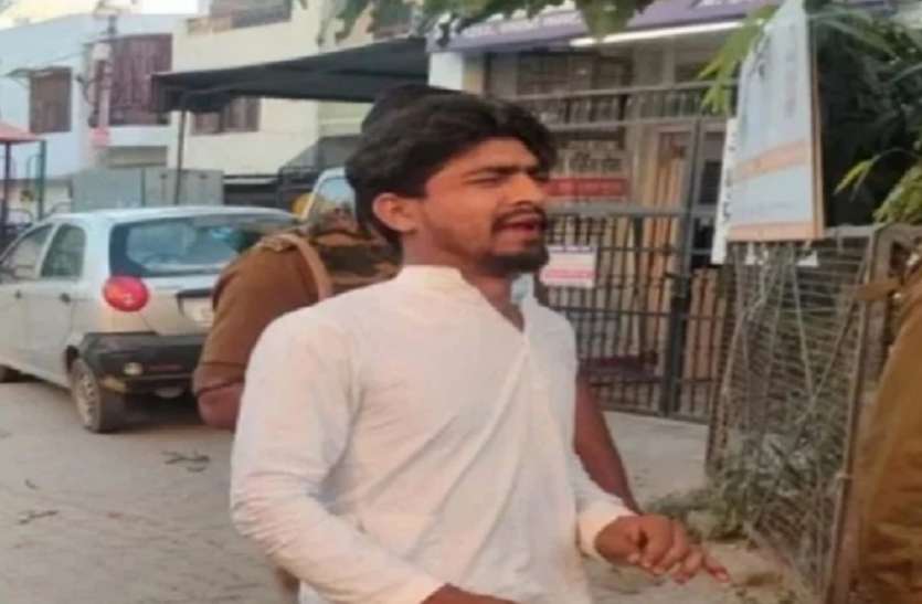 रोटी पर थूक लगाने के मामले में नौशाद पर लगी रासुका हटी, अब ये मामला आया सामने रोटी पर थूक लगाने के मामले में नौशाद पर लगी रासुका हटी, अब ये मामला आया सामने