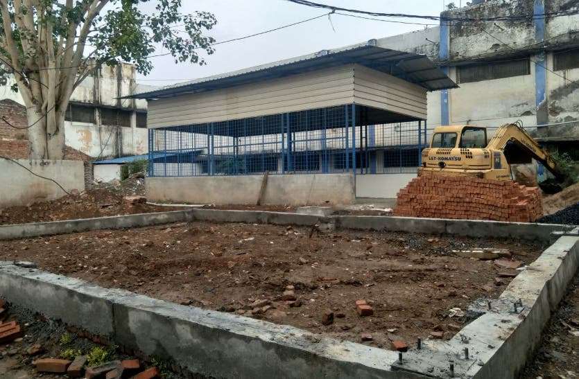 Base ready for oxygen plant in district hospital ऑक्सीजन प्लांट के लिए तैयार बेस को डेढ़ महीने से मशीन का इंतजार