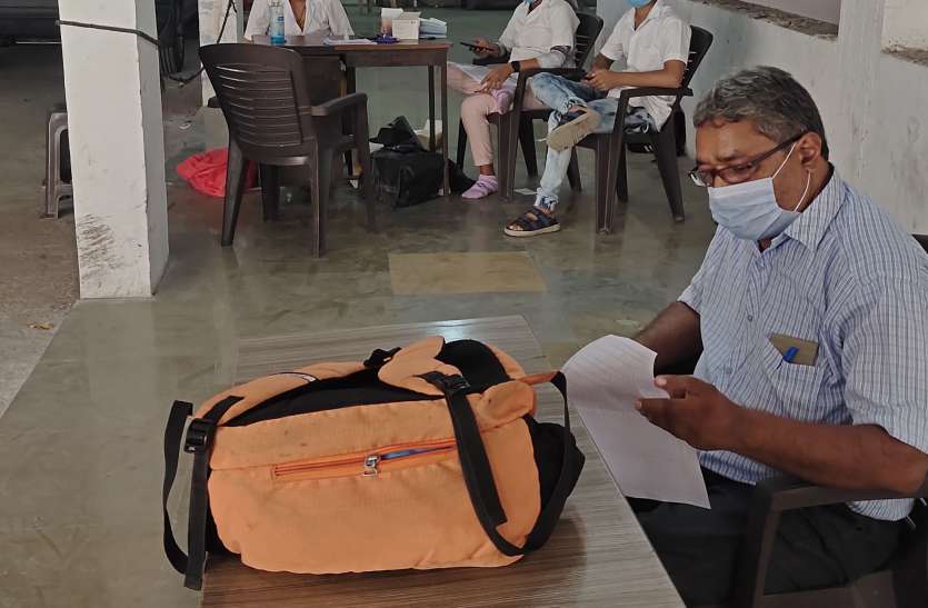 SURAT KAPDA MANDI: यह तस्वीर जागरुकता का अभाव बताती है... SURAT KAPDA MANDI: यह तस्वीर जागरुकता का अभाव बताती है...