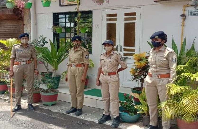 Mayor Hemali Boghawala News Surat Mayor Hemali Boghawala महापौर को किसका डर जिसके कारण मजबूत की सुरक्षा