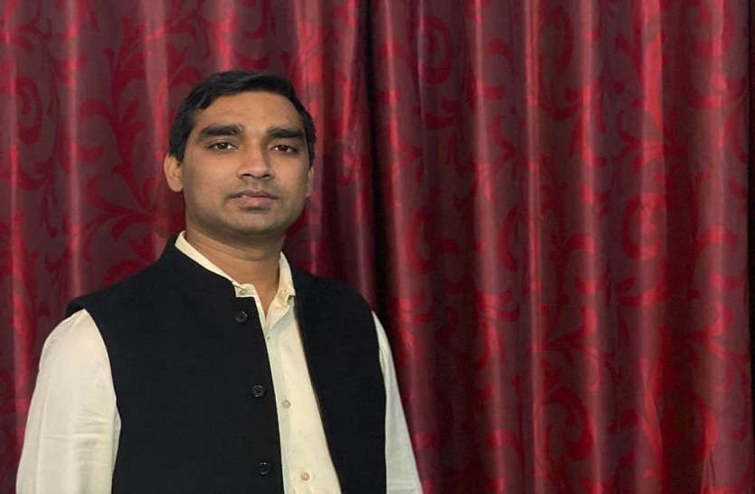 कोरोना महामारी में विकास सिंह ने लोगों तक पहुंचाई राहत सामग्री कोरोना महामारी में विकास सिंह ने लोगों तक पहुंचाई राहत सामग्री