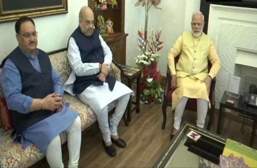 pm_modi.jpg पीएम मोदी ने गृह मंत्री अमित शाह और बीजेपी अध्यक्ष जेपी नड्डा के साथ की बैठक, यूपी में बड़ा फेरबदल की अटकलें तेज