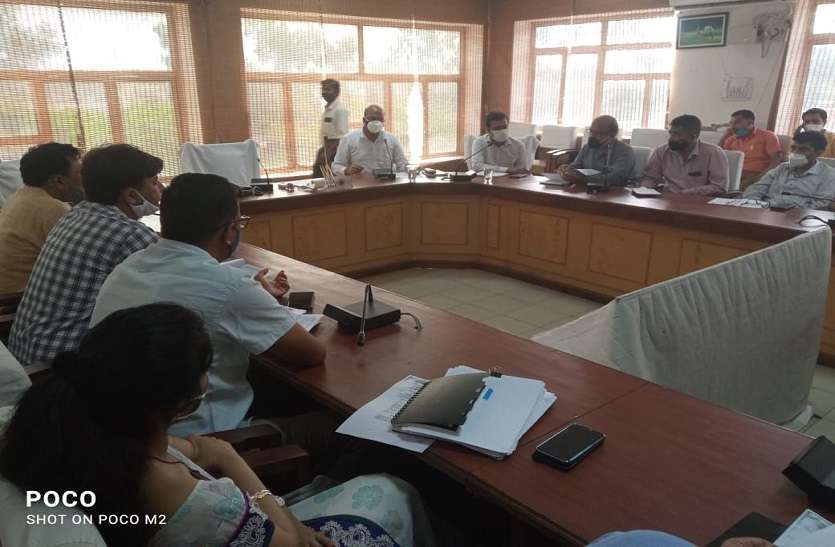 प्रत्येक ग्राम पंचायत में लगाए जाएंगे 500 पौधे प्रत्येक ग्राम पंचायत में लगाए जाएंगे 500 पौधे