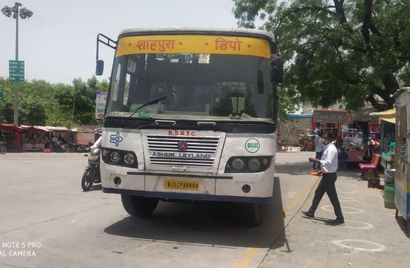 लॉकडाउन के बाद रोडवेज ने फिर पकड़ी रफ्तार, यात्रीभार रहा कम लॉकडाउन के बाद रोडवेज ने फिर पकड़ी रफ्तार, यात्रीभार रहा कम