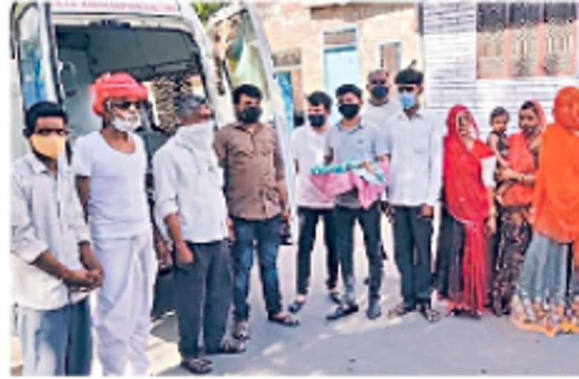 sounu_suid.jpg दिल में छेद, राजस्थान की 10 दिन की बेटी का मुंबई में इलाज कराएंगे सोनू सूद