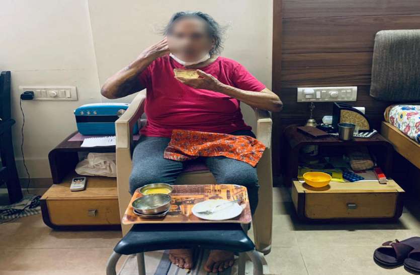 91 की आयु में महिला ने दिल के दौरे के साथ कोरोना को भी हराया 91 की आयु में महिला ने दिल के दौरे के साथ कोरोना को भी हराया