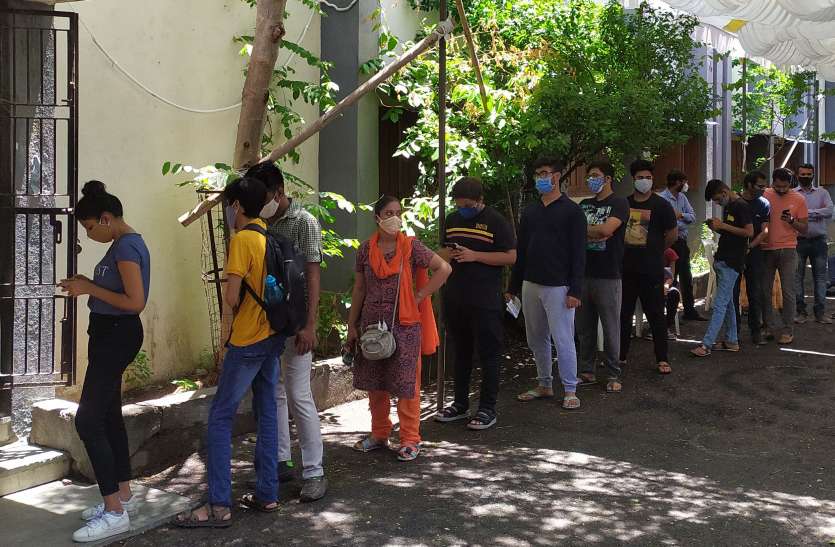 18 से 44 वर्ष के लिए सेकंड डोज की शुरुआत, पहले दिन 3261 ने ली कोरोना वैक्सीन 18 से 44 वर्ष के लिए सेकंड डोज की शुरुआत, पहले दिन 3261 ने ली कोरोना वैक्सीन