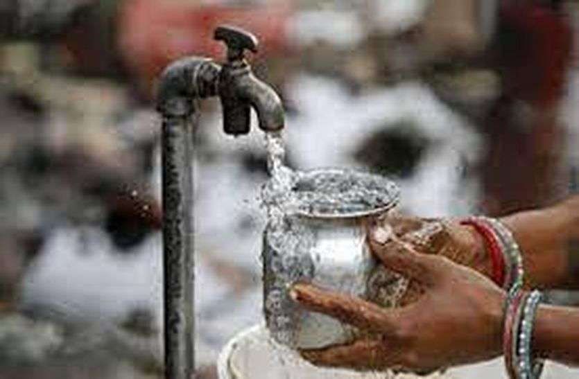 जलदायकर्मी मोटी रकम लेकर करा रहे थे अवैध जल कनक्शन,आरोप सही साबित होने पर किए निलम्बित जलदायकर्मी मोटी रकम लेकर करा रहे थे अवैध जल कनक्शन,आरोप सही साबित होने पर किए निलम्बित