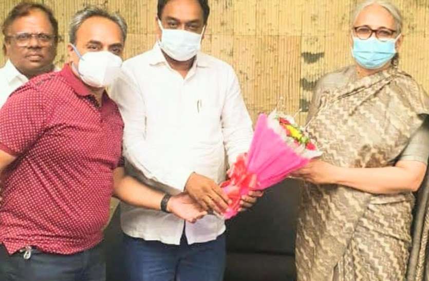 बीएसपी के 45 हजार मजदूरों को मिले सेक्टर-9 अस्पताल में मुफ्त इलाज बीएसपी के 45 हजार मजदूरों को मिले सेक्टर-9 अस्पताल में मुफ्त इलाज