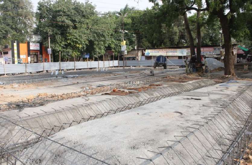 Phulbagh Chowpatty to develop into a street food hub in gwalior चौपाटी के दुकानदार बोले पार्किंग के जगह पर नहीं होना चाहिए निर्माण