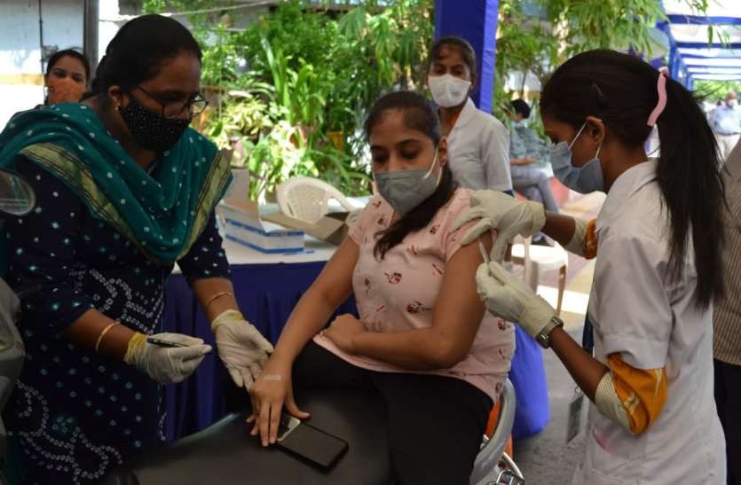 Gujarat: गुजरात में लगातार दूसरे दिन 500 से कम नए मरीज, 6 मौत Gujarat: गुजरात में लगातार दूसरे दिन 500 से कम नए मरीज, 6 मौत