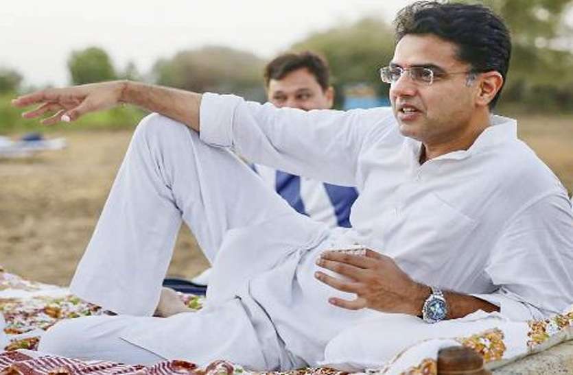 आखिर किस बात पर इतना भडक़ गए पायलट आखिर किस बात पर इतना भडक़ गए पायलट