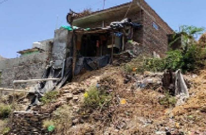 मेज नदी पर सुरक्षा दीवार की दरकार मेज नदी पर सुरक्षा दीवार की दरकार